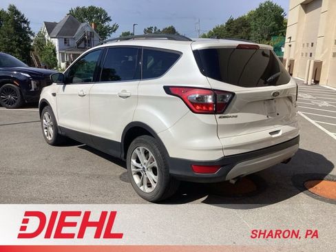 Used 2017 Ford Escape SE w/ Equipment Group 201A AWD/4WD image 5