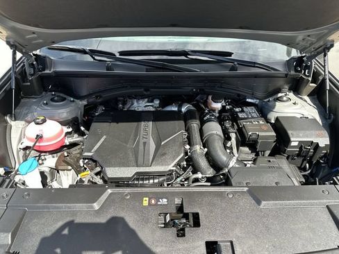 Used 2025 Hyundai Santa Fe SE FWD image 19