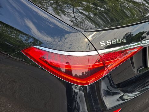 Certified 2025 Mercedes-Benz S 580e 4MATIC Sedan image 34
