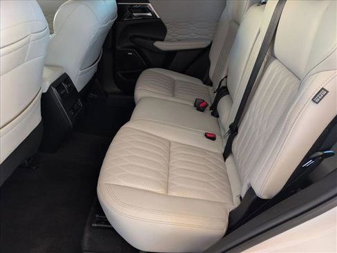 Used 2025 Mitsubishi Outlander SEL image 20