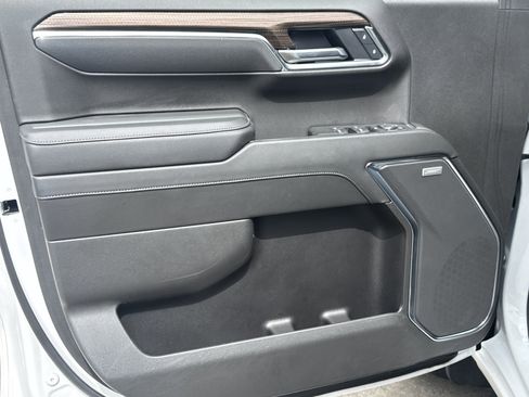 Used 2025 Chevrolet Silverado 1500 LT Trail Boss w/ LT Trail Boss Premium Package image 6