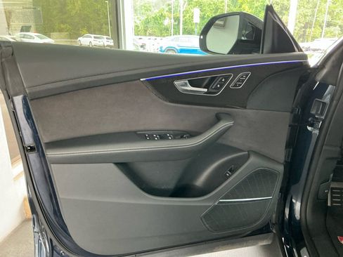 Used 2023 Audi SQ8 Prestige AWD/4WD image 32