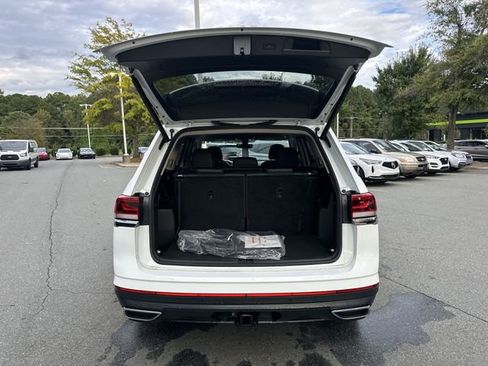 New 2025 Volkswagen Atlas SE image 24