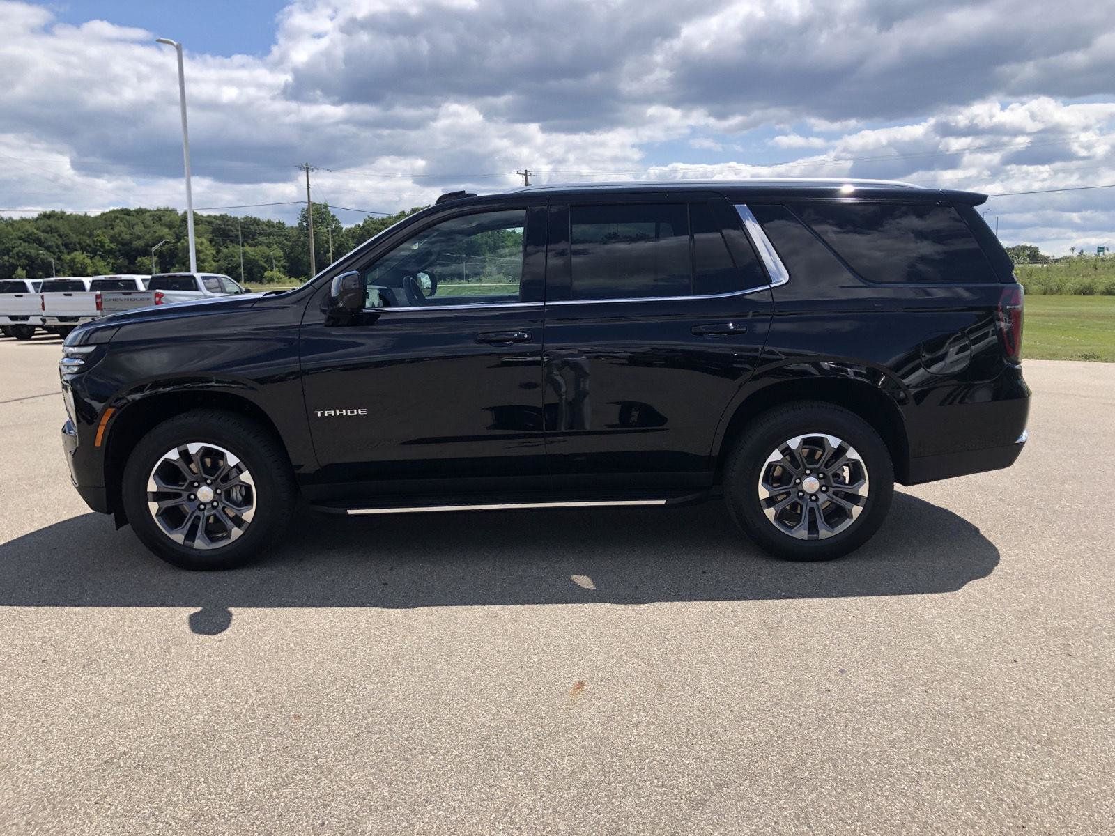 Used 2025 Chevrolet Tahoe LS AWD/4WD image 4
