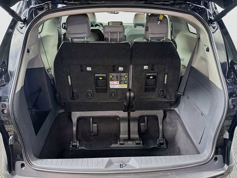 Used 2024 Toyota Sienna XLE FWD image 22