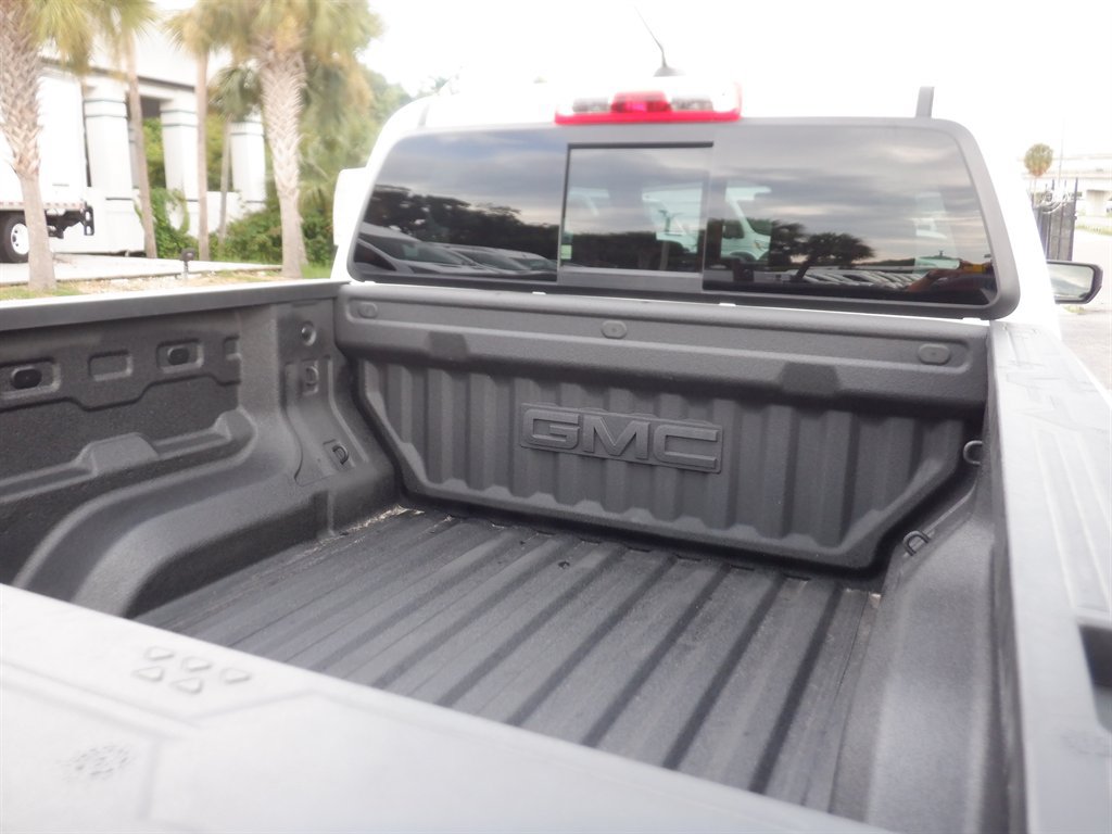 Used 2025 GMC Canyon Elevation w/ Convenience Package AWD/4WD image 8