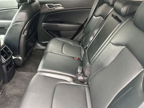 Used 2023 Kia Sportage EX image 8