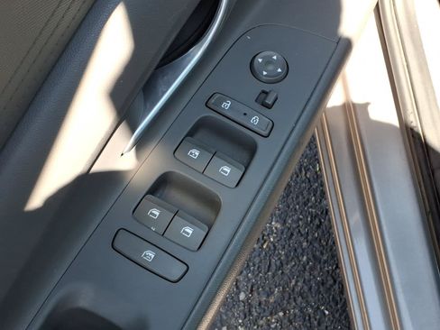 Certified 2023 Hyundai Elantra SEL FWD image 21