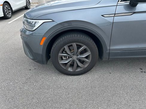 Used 2022 Volkswagen Tiguan SE AWD/4WD image 9