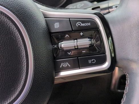 Certified 2023 Kia Sorento S FWD image 32