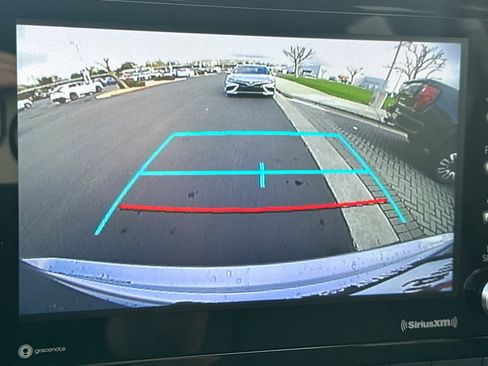 Certified 2022 Toyota Highlander L image 24