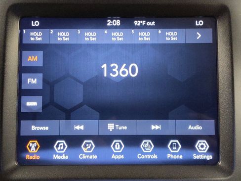 Used 2021 Jeep Cherokee Trailhawk w/ Comfort/Convenience Group AWD/4WD image 25