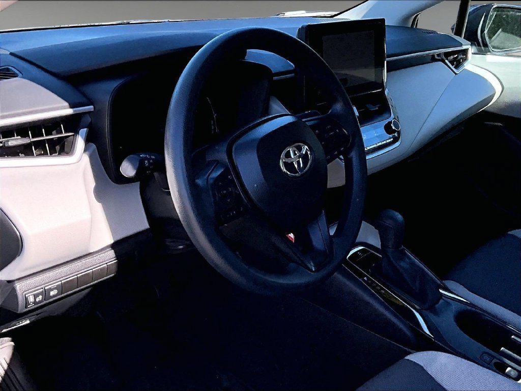 Used 2026 Toyota Corolla LE FWD image 8