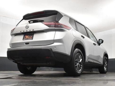 Used 2024 Nissan Rogue S FWD image 13