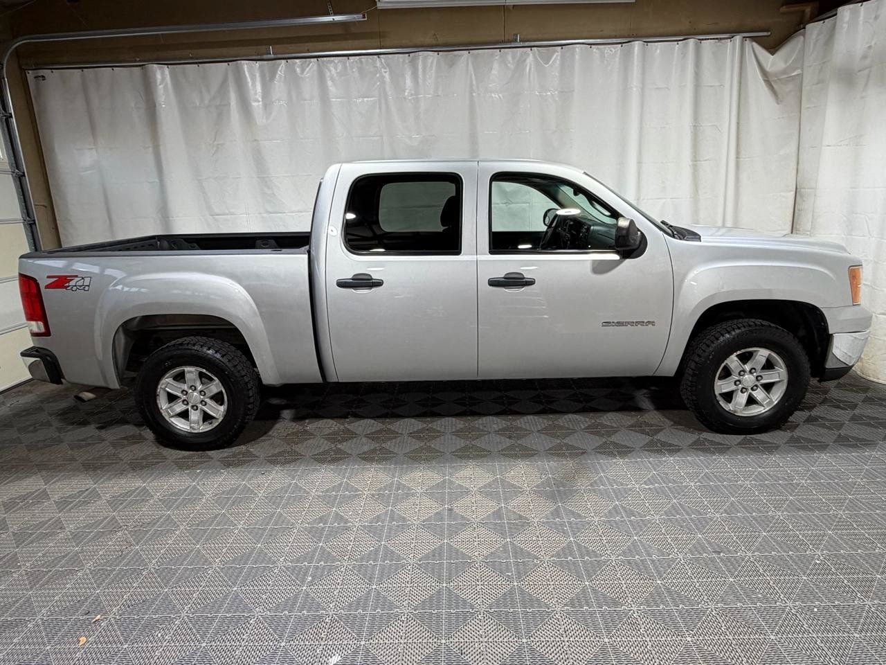 Used 2011 GMC Sierra 1500 SLE w/ Power Tech Package AWD/4WD image 8