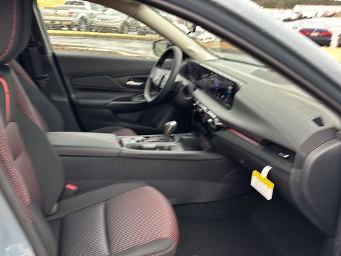 New 2026 Nissan Sentra SR w/ Floor Mat Package FWD image 10