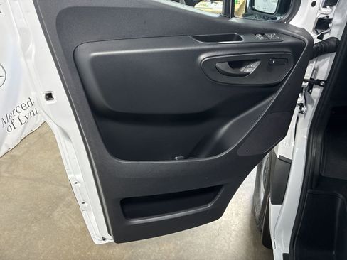 New 2025 Mercedes-Benz Sprinter 2500 image 8