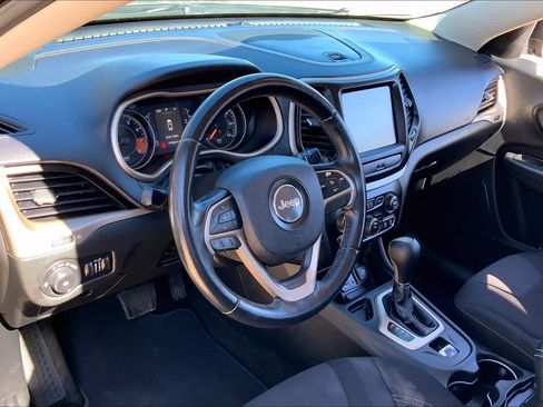 Used 2015 Jeep Cherokee Latitude FWD image 17
