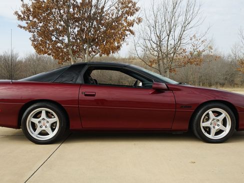 Used 2000 Chevrolet Camaro Z28 w/ Preferred Equipment Group 2 image 18