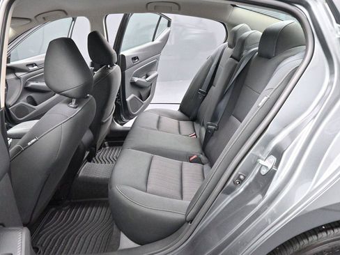 Used 2024 Nissan Altima 2.5 SV FWD image 25