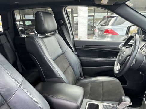 Used 2021 Jeep Grand Cherokee Laredo X image 10