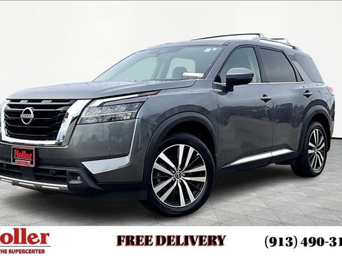 Used 2024 Nissan Pathfinder Platinum w/ Cargo Package image 1