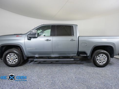 Used 2025 Chevrolet Silverado 2500 LTZ w/ LTZ Convenience Package AWD/4WD image 8