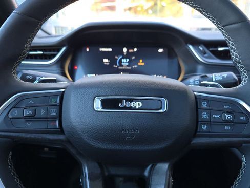 Used 2024 Jeep Grand Cherokee L Limited w/ Luxury Tech Group II image 27