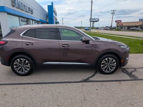 Used 2024 Buick Envision Preferred AWD/4WD image 2