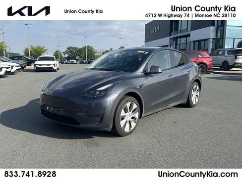 Used 2023 Tesla Model Y Long Range AWD/4WD image 1