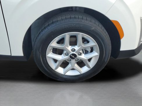 Certified 2025 Kia Soul LX image 6