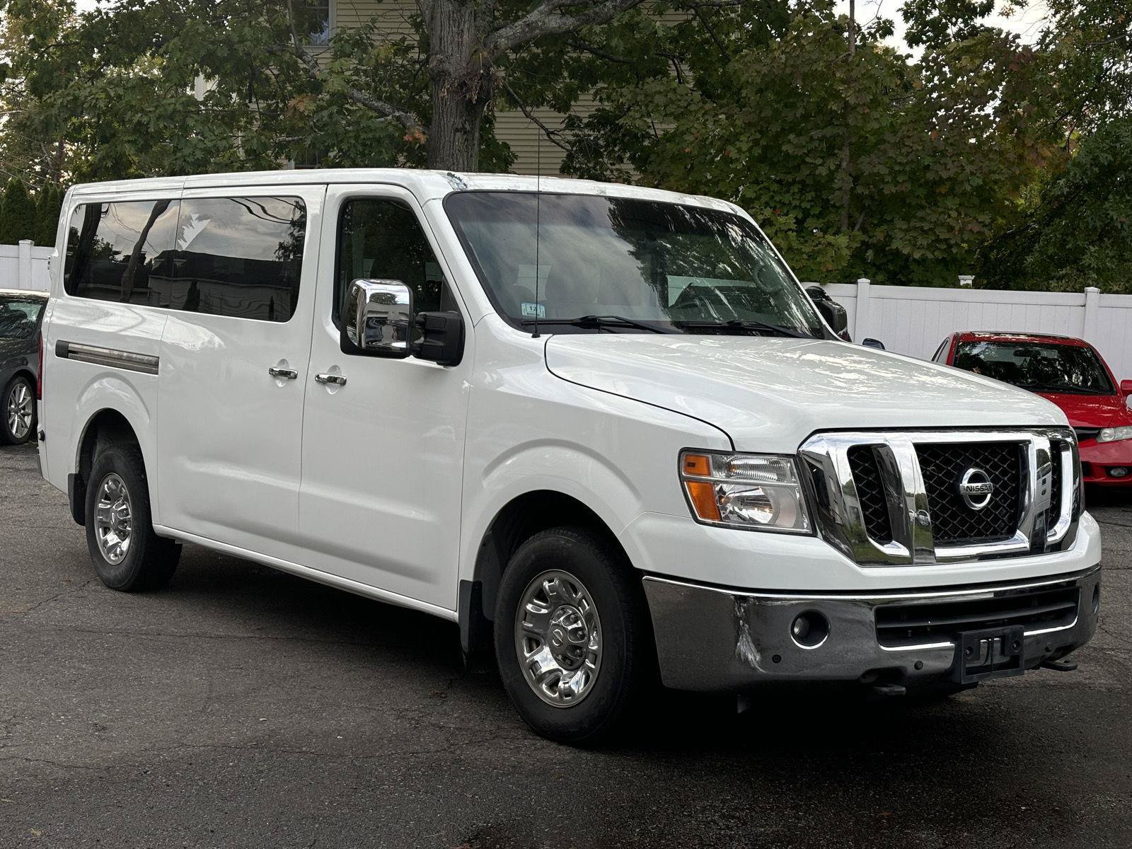 Used 2017 Nissan NV 3500 SL RWD image 5