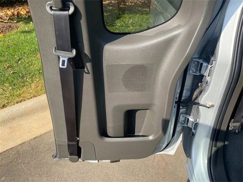 Used 2019 Nissan Frontier S image 32