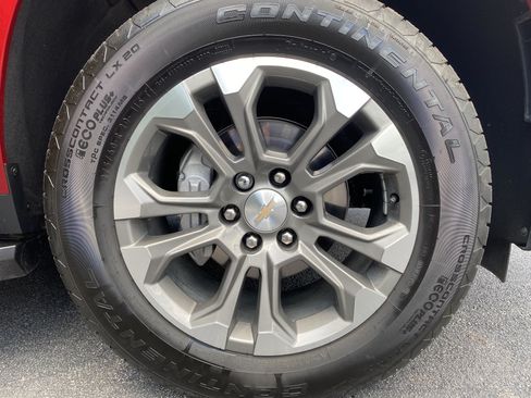 Used 2025 Chevrolet Tahoe LT w/ Comfort Package AWD/4WD image 13