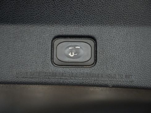 Certified 2017 Ford Explorer XLT w/ Equipment Group 202A image 22