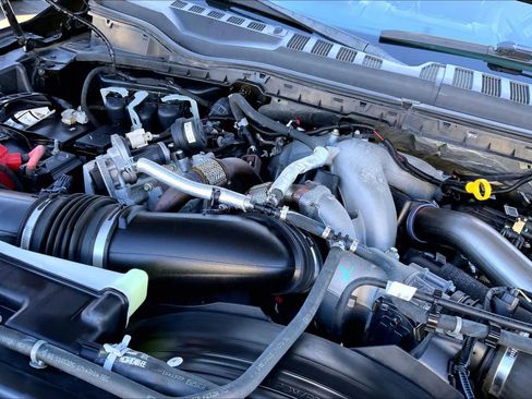 Certified 2020 Ford F350 Lariat w/ Lariat Ultimate Package image 28