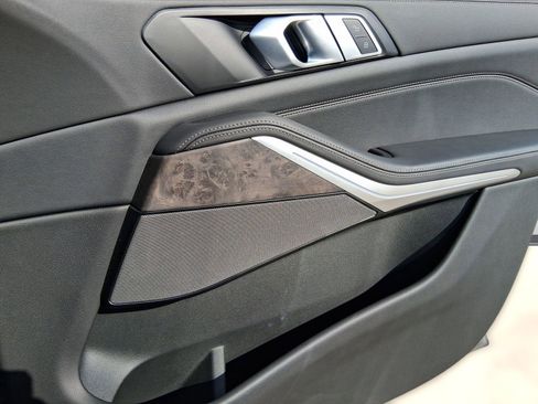 Used 2024 BMW X5 xDrive40i w/ M Sport Package image 31