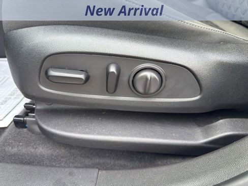 Used 2020 Chevrolet Blazer LT image 12