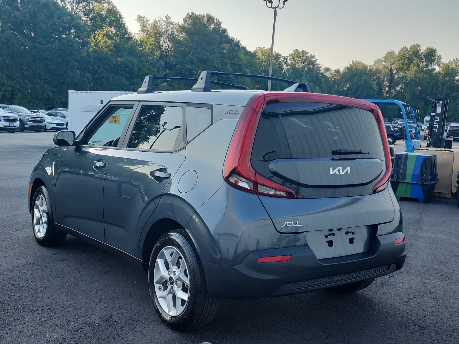 Used 2022 Kia Soul LX w/ Technology Package FWD image 3