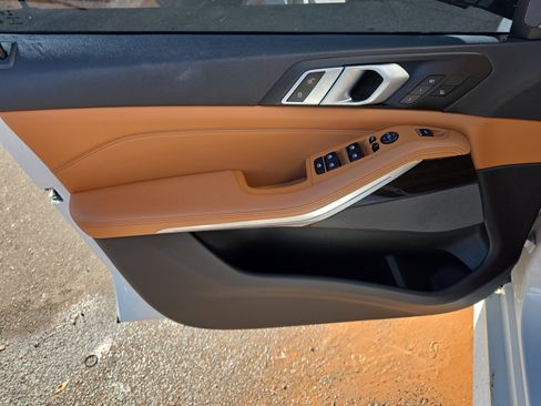 Used 2019 BMW X5 xDrive40i w/ M Sport Package image 13