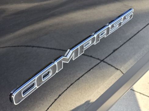 Certified 2022 Jeep Compass Latitude image 10