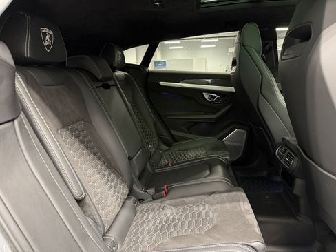 Used 2021 Lamborghini Urus image 22