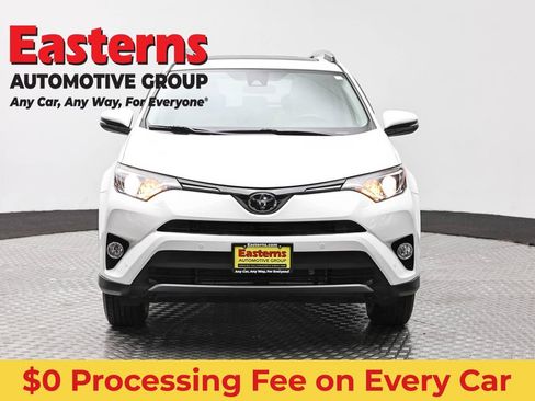 Used 2018 Toyota RAV4 XLE AWD/4WD image 2