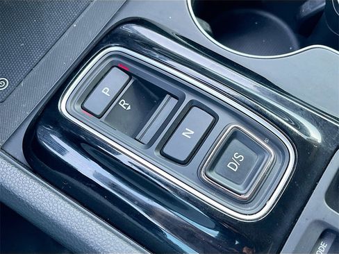 Used 2025 Honda Pilot EX-L image 16