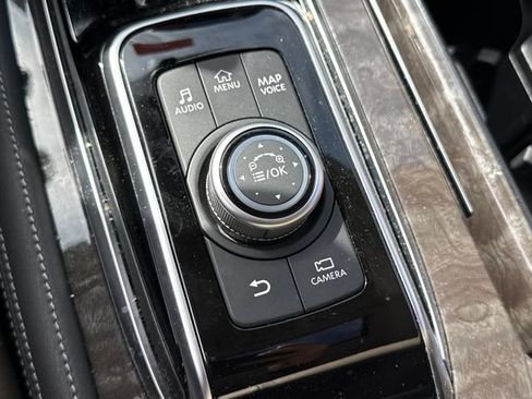 Used 2023 Nissan Armada Platinum w/ Captain's Chairs Package AWD/4WD image 40