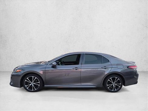 Used 2019 Toyota Camry SE w/ Carpet Mat Package FWD image 8