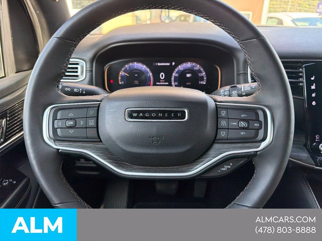Used 2024 Jeep Wagoneer L Series II w/ Flexible Seating Group AWD/4WD image 17