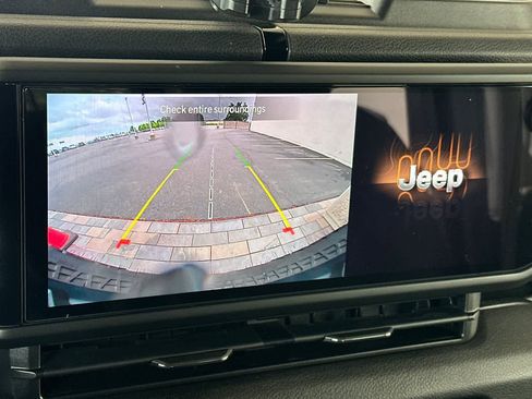 Used 2025 Jeep Wrangler Sport AWD/4WD image 21
