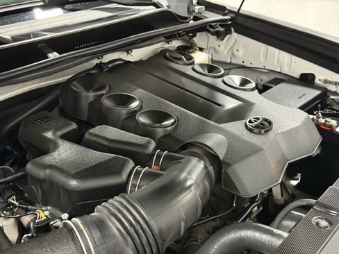 Used 2017 Toyota 4Runner SR5 image 73