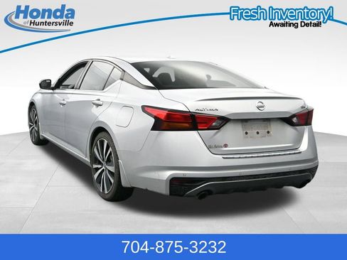 Used 2020 Nissan Altima 2.5 SR w/ Premium Package FWD image 6